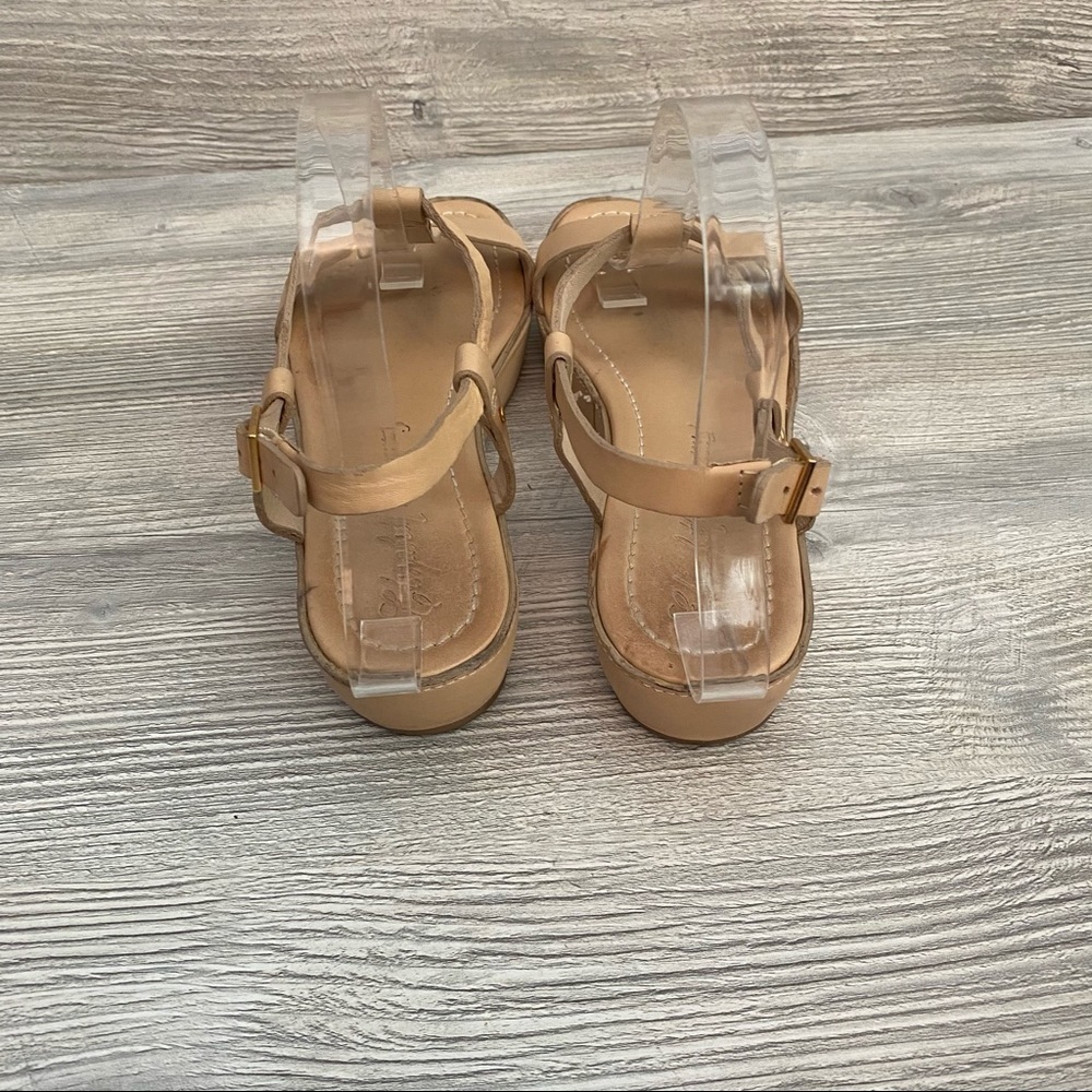 Elizabeth and James Cree leather blush taupe sandals size 8 t strap - Picture 5 of 11